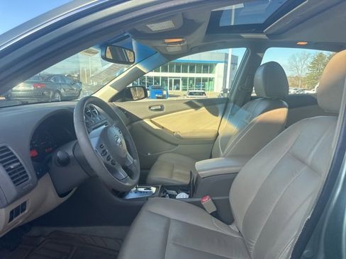 Used 2008 Nissan Altima 3.5 SL w/ Technology Pkg image 6