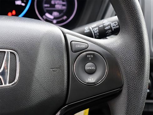 Used 2018 Honda HR-V LX image 28