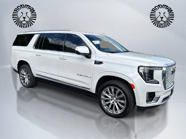 Used 2023 GMC Yukon XL Denali AWD/4WD image 3