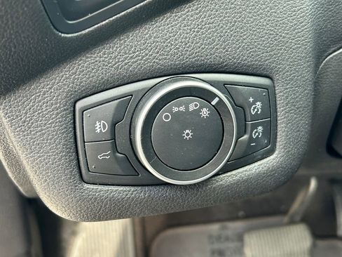 Used 2019 Ford Escape SE image 24