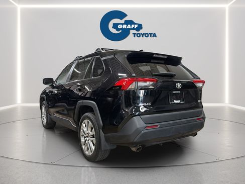 Used 2022 Toyota RAV4 XLE Premium FWD image 9