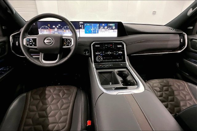 Used 2025 Nissan Armada Platinum AWD/4WD image 19