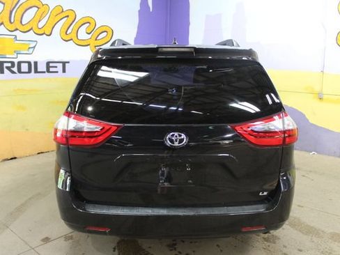 Used 2020 Toyota Sienna LE FWD image 7