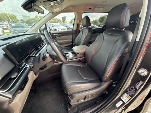Used 2026 Kia Carnival FWD image 13