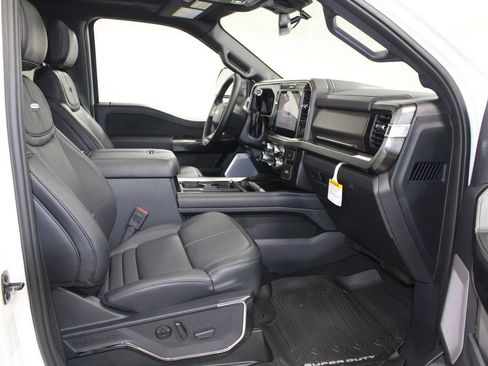 New 2026 Ford F250 Platinum image 32