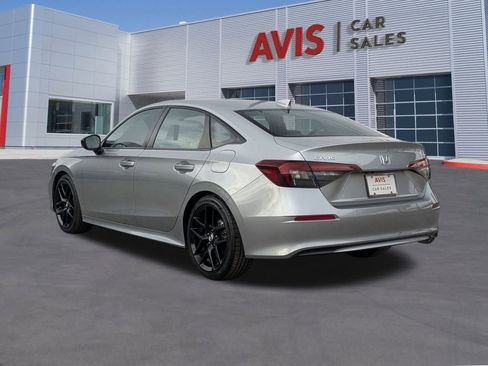 Used 2025 Honda Civic Sport image 3