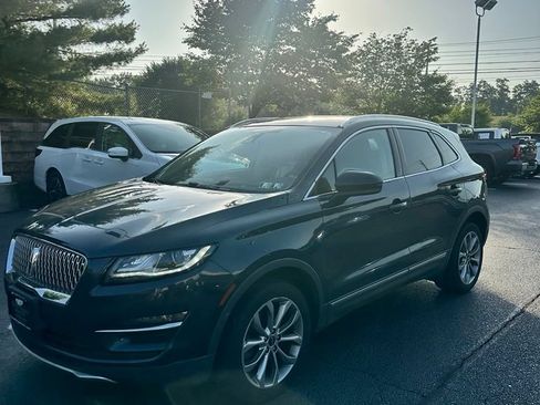 Used 2019 Lincoln MKC Select w/ Select Plus Package AWD/4WD image 3