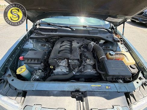 Used 2005 Chrysler 300 Touring RWD image 30