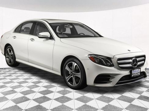 Used 2018 Mercedes-Benz E 300 4MATIC image 12