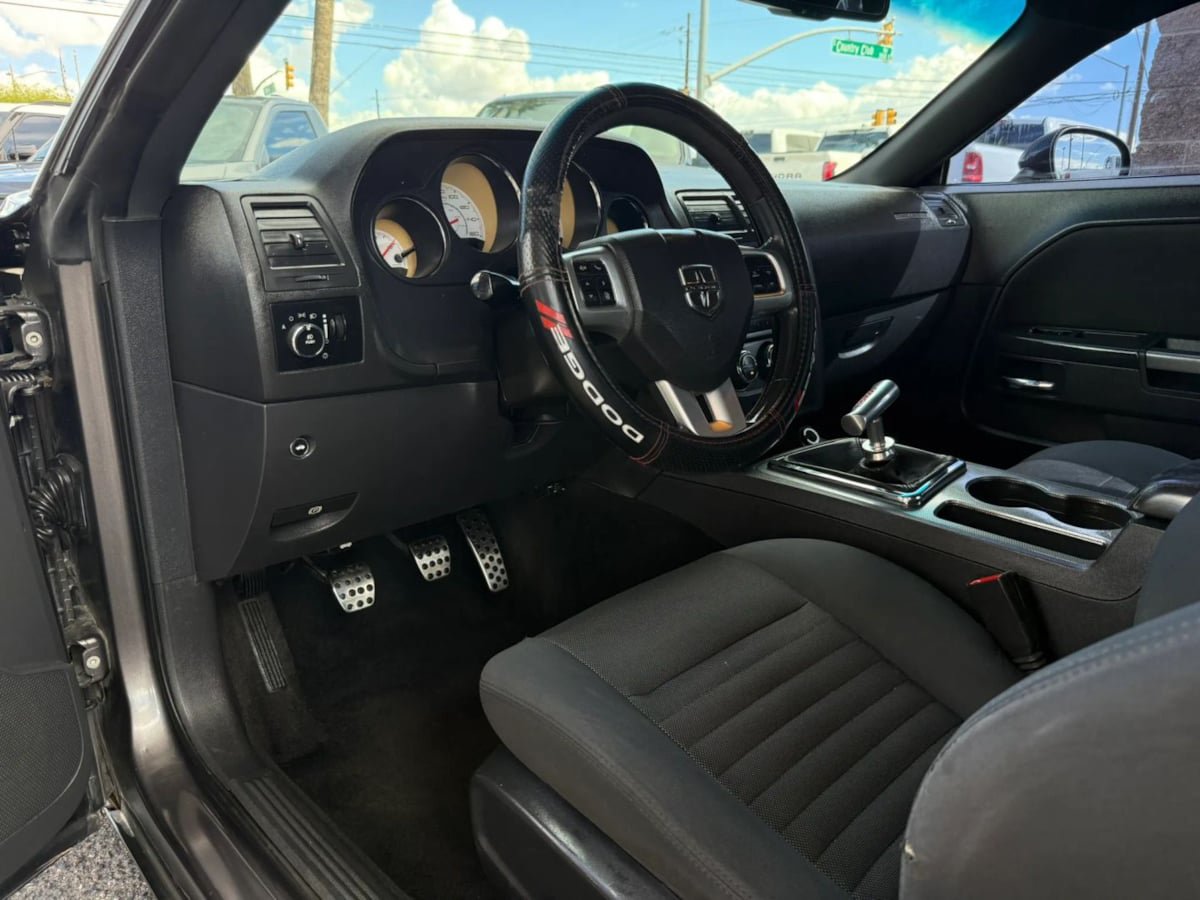 Used 2013 Dodge Challenger R/T RWD image 36