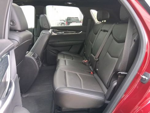 Used 2022 Cadillac XT5 Premium Luxury w/ LPO, ONYX Package image 17