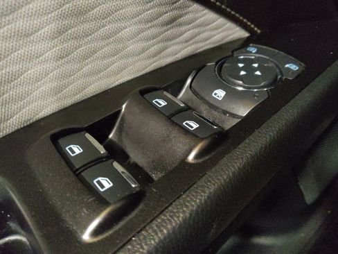 Used 2019 Ford Fusion SE w/ Equipment Group 151A image 27