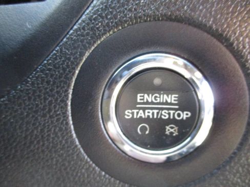 Used 2017 Ford Explorer XLT w/ Equipment Group 201A image 28