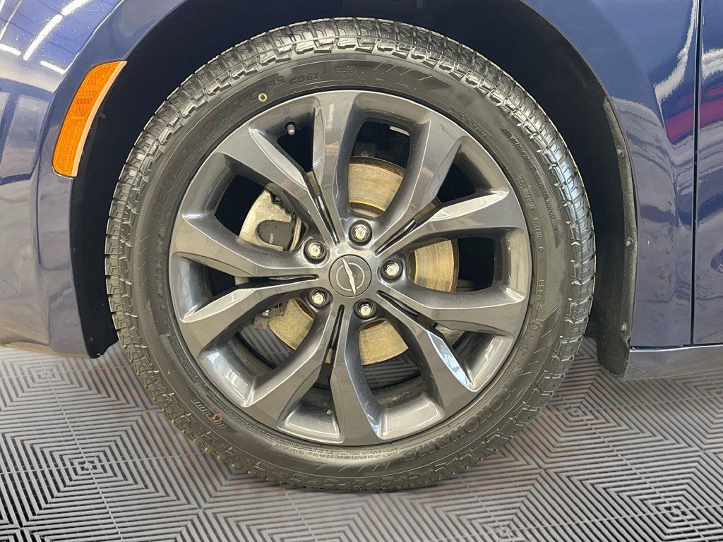 Used 2019 Chrysler Pacifica Touring Plus w/ S Appearance Package FWD image 29