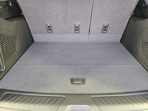 New 2026 Chevrolet Suburban LT w/ Comfort Package RWD image 37