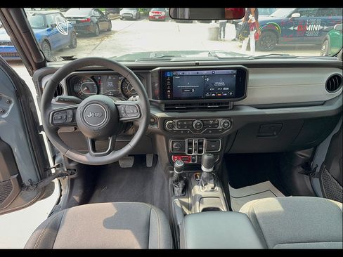 Used 2025 Jeep Wrangler Unlimited Sport AWD/4WD image 7