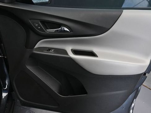Used 2022 Chevrolet Equinox LS w/ Driver Confidence II Package FWD image 31
