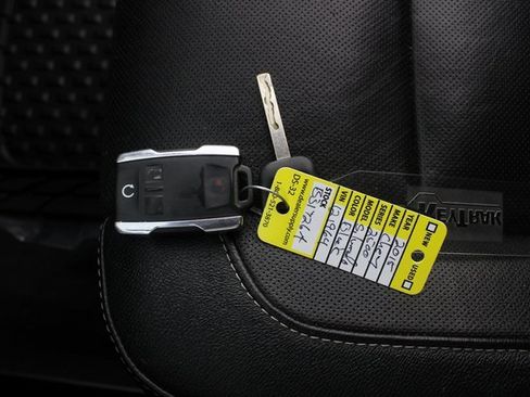 Used 2015 Chevrolet Silverado 2500 LTZ w/ LTZ Plus Package image 8