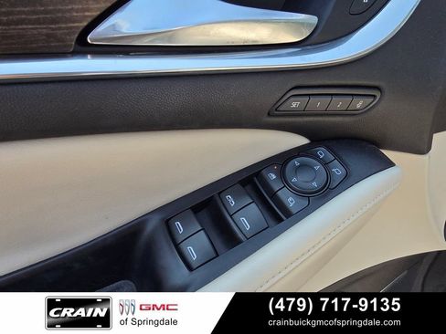 Used 2022 Buick Enclave Avenir w/ Avenir Technology Package AWD/4WD image 12