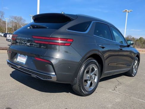 New 2026 Genesis GV70 2.5T Advanced image 4