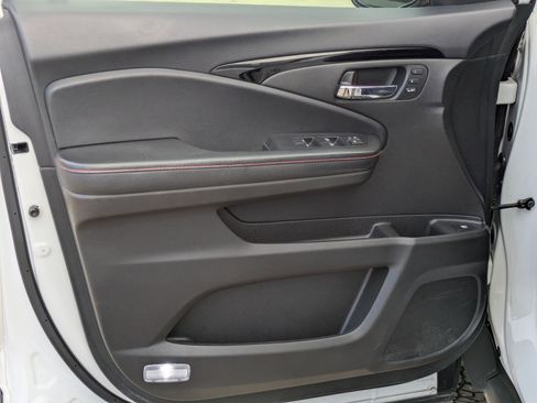 Used 2022 Honda Ridgeline Black Edition image 11