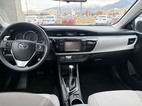 Used 2014 Toyota Corolla LE image 9