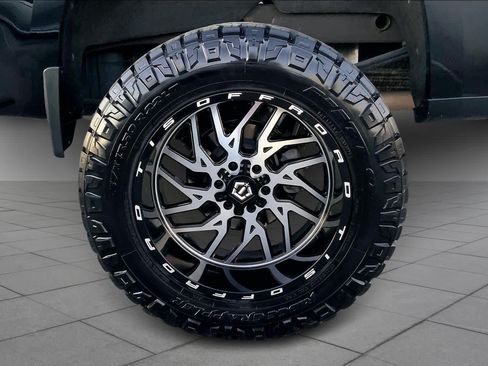Used 2022 Chevrolet Silverado 1500 LTZ AWD/4WD image 11