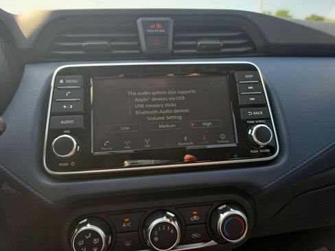 Used 2025 Nissan Versa SV w/ Trunk Package FWD image 28