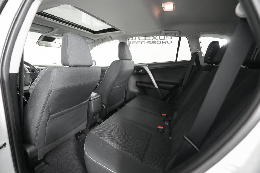 Used 2016 Toyota RAV4 XLE w/ Convenience Package AWD/4WD image 13