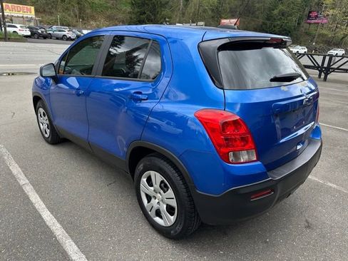 Used 2015 Chevrolet Trax LS w/ LPO, Cargo Package image 7