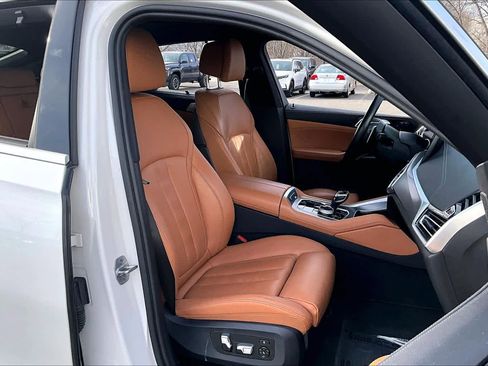 Used 2022 BMW X6 xDrive40i w/ Executive Package AWD/4WD image 9