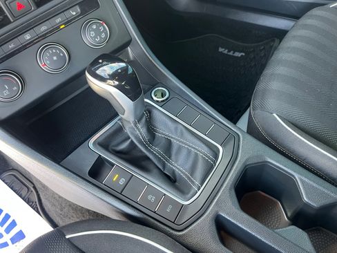 Used 2024 Volkswagen Jetta Sport image 30