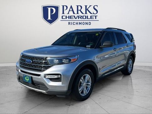 Used 2023 Ford Explorer XLT w/ Equipment Group 202A image 3
