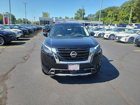 New 2025 Nissan Pathfinder Platinum w/ Cargo Package image 8