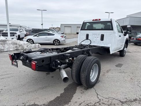 New 2026 GMC Sierra 3500 Pro image 4