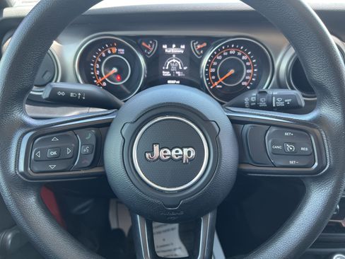 Used 2020 Jeep Wrangler Unlimited Sport AWD/4WD image 23