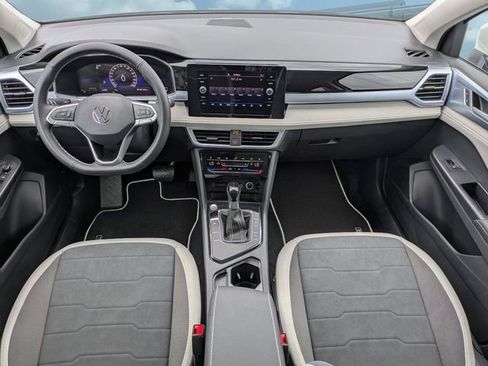 New 2026 Volkswagen Taos SE FWD image 15