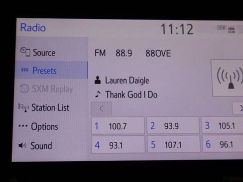 Used 2023 Toyota Camry SE image 32
