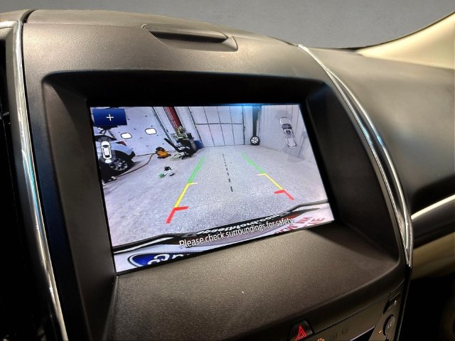 Used 2019 Ford Edge Titanium w/ Equipment Group 301A AWD/4WD image 18