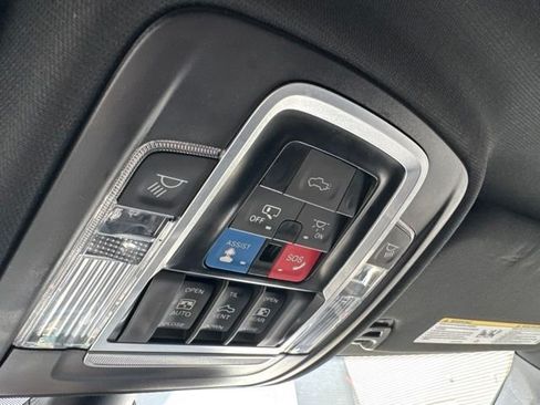 Used 2022 RAM 2500 Laramie AWD/4WD image 22