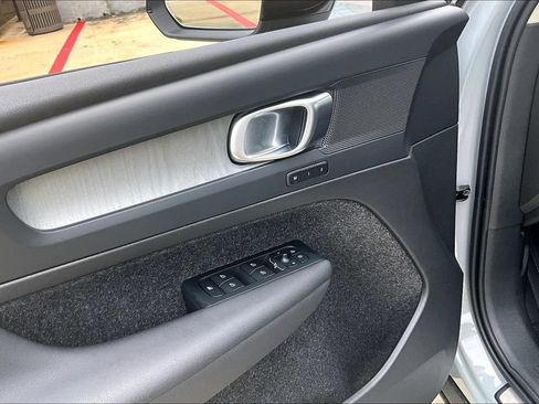 New 2026 Volvo XC40 B5 Core AWD/4WD image 18