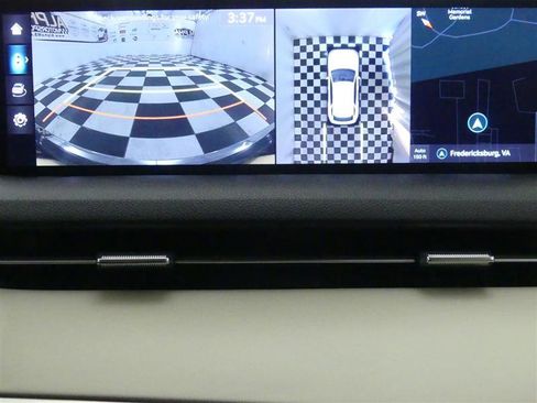 Used 2023 Genesis GV70 2.5T w/ Advanced Package image 12