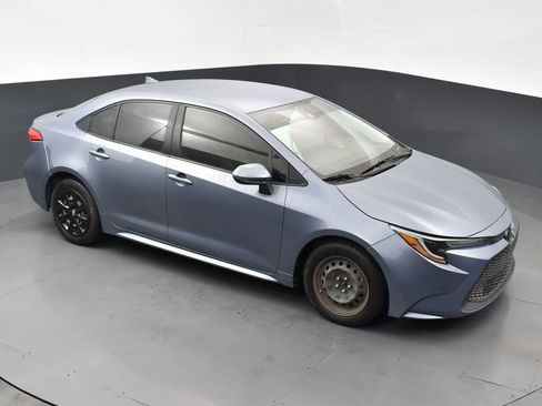 Used 2021 Toyota Corolla LE image 17