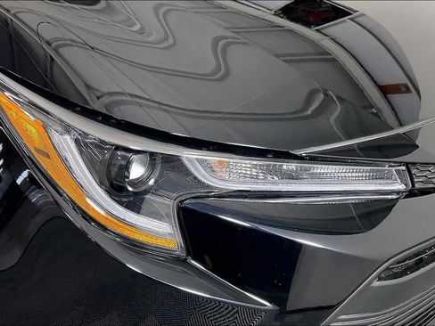 Used 2025 Toyota Corolla LE image 38