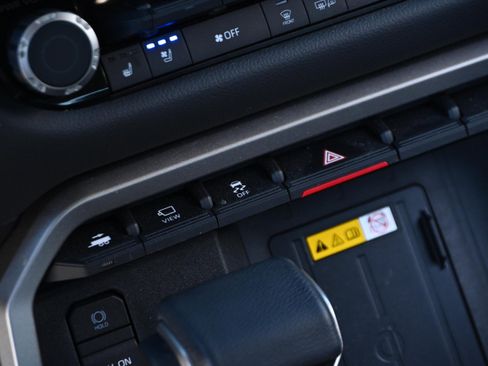 Used 2024 Toyota Tundra Limited image 18