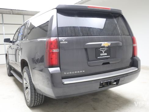 Used 2015 Chevrolet Suburban LTZ AWD/4WD image 2