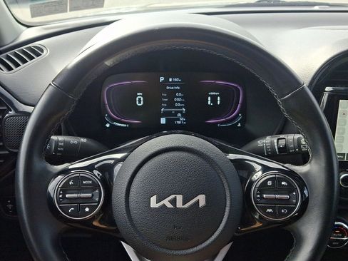 Used 2023 Kia Soul EX image 19