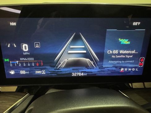 Used 2025 Chevrolet Suburban Z71 AWD/4WD image 12