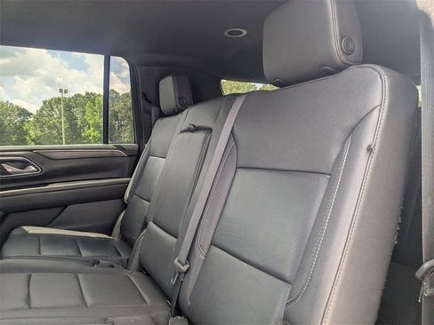 Used 2023 Chevrolet Suburban LT RWD image 27