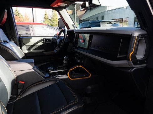 Used 2023 Ford Bronco Badlands image 24